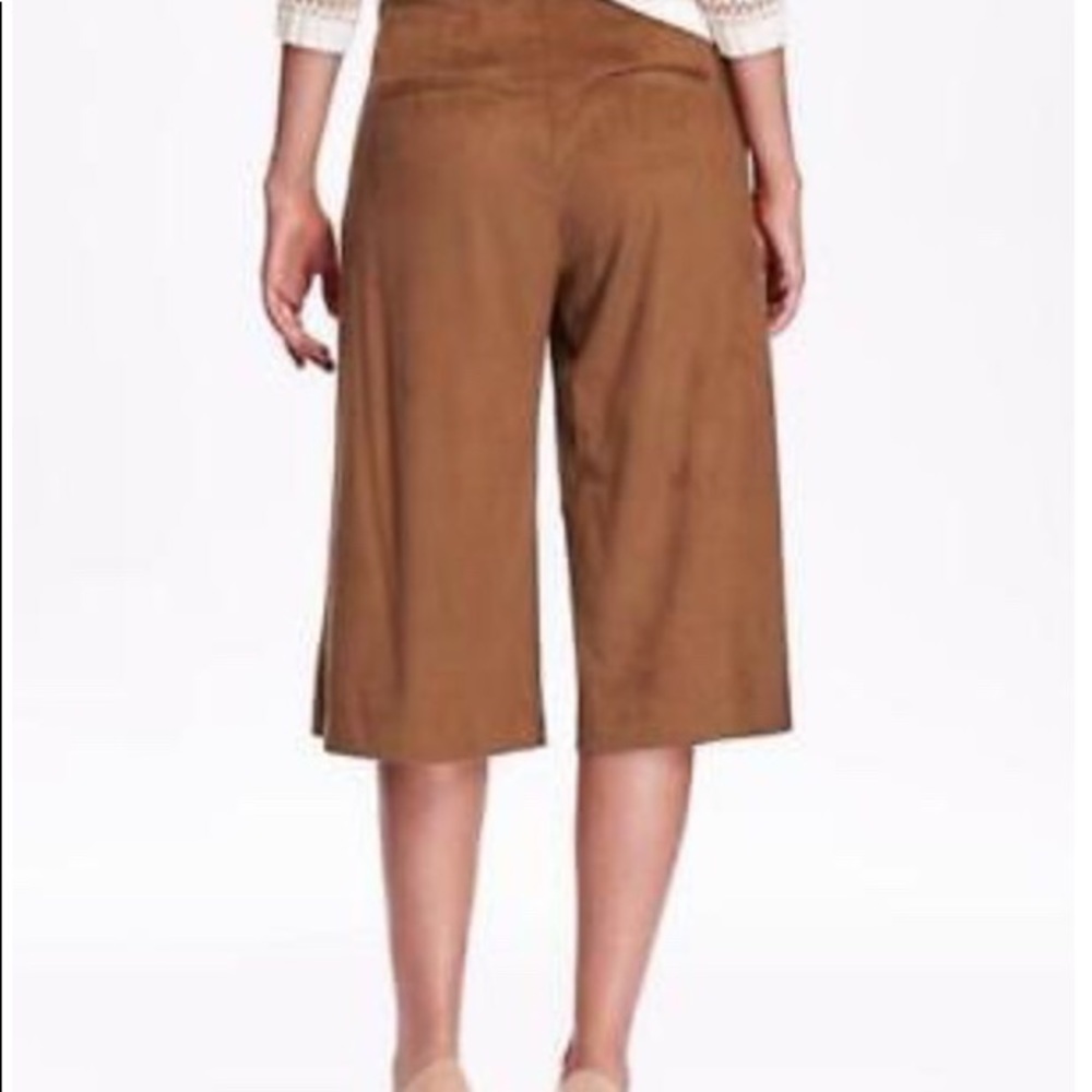 Old Navy Faux Suede Gaucho Pants - NWOT - Picture 4 of 6